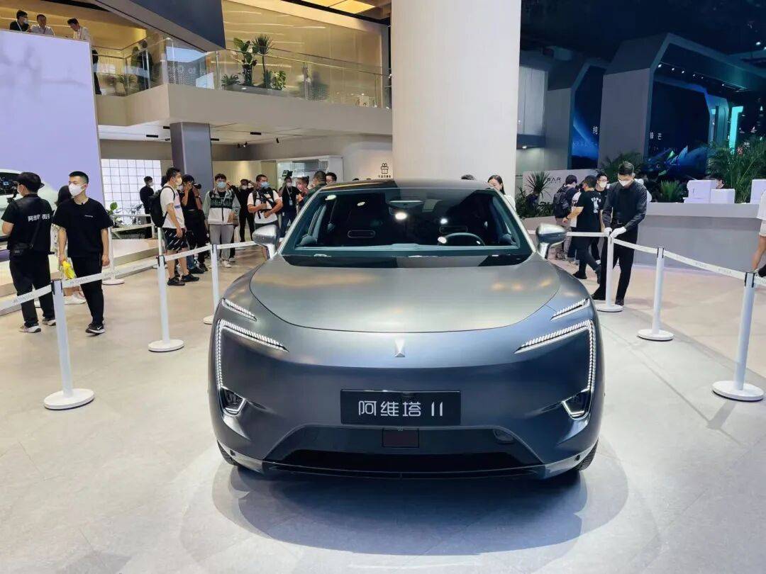 对标豪车却陷 “起火魔咒”：阿维塔06提车1月自燃，连烧7车！上市在即安全隐患难消，业绩目标恐又落空……