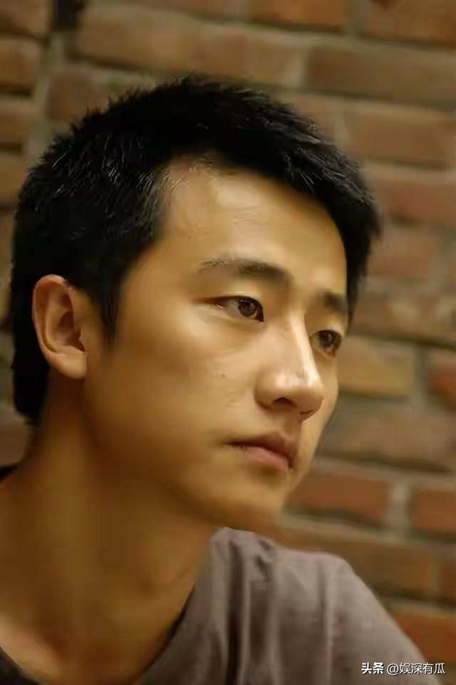 黄轩:3年内连失3位至亲,15封家书让人泪目,恐婚原因让人心疼