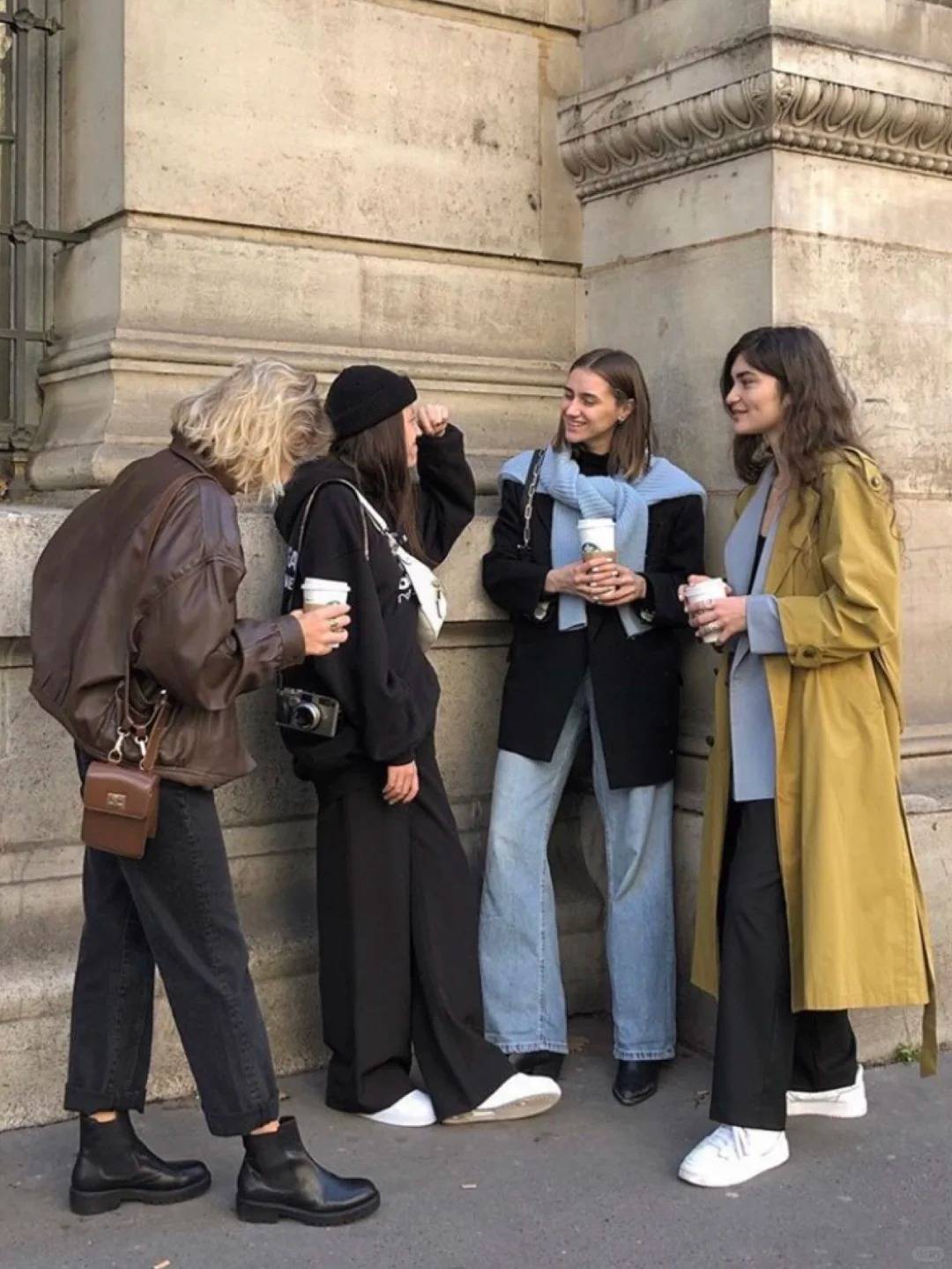 巴黎街拍:冬季街头那些毫不费力的耐看穿搭,是时尚与魅力的结合