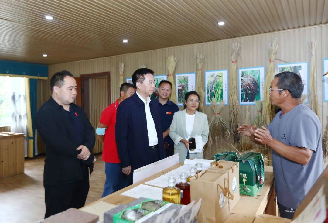 李建在榕江县调研