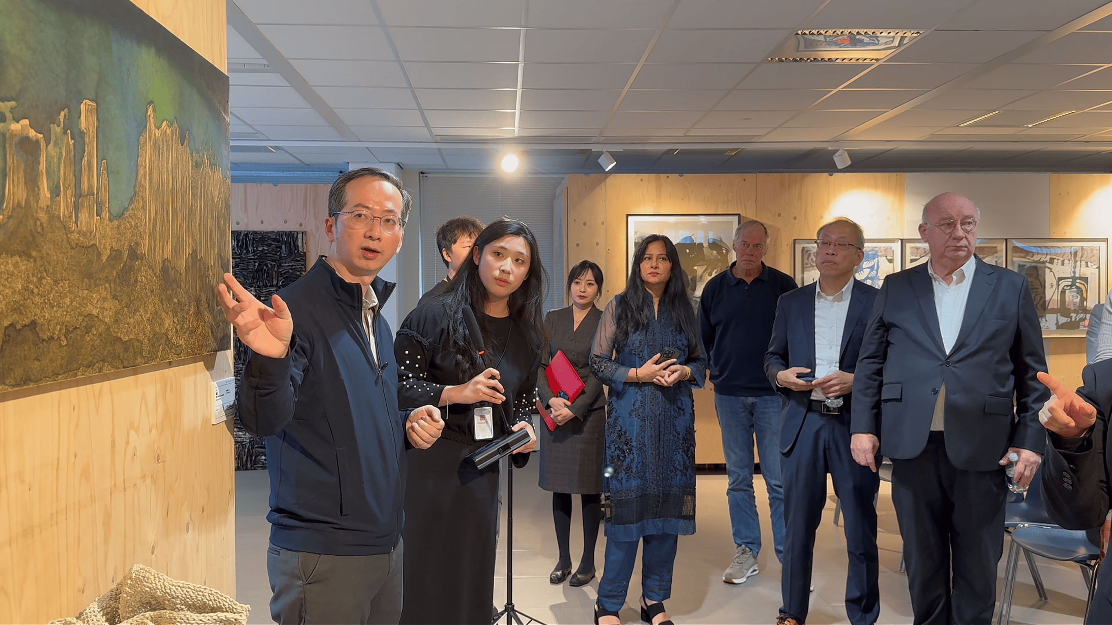 中国当代纸本艺术国际巡展荷兰站开幕