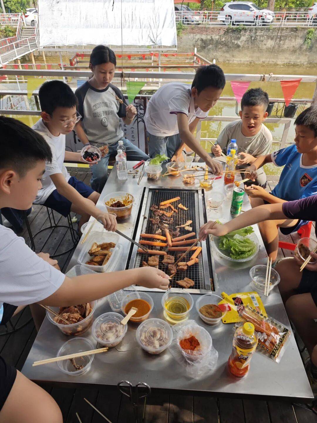 —2025年柳州市东环路小学六年级宝泉山庄烧烤秋游