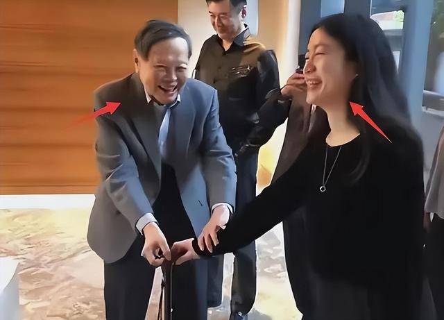 原创             103岁杨振宁去世，留下翁帆独自一人生活！两人去年刚庆祝完瓷婚