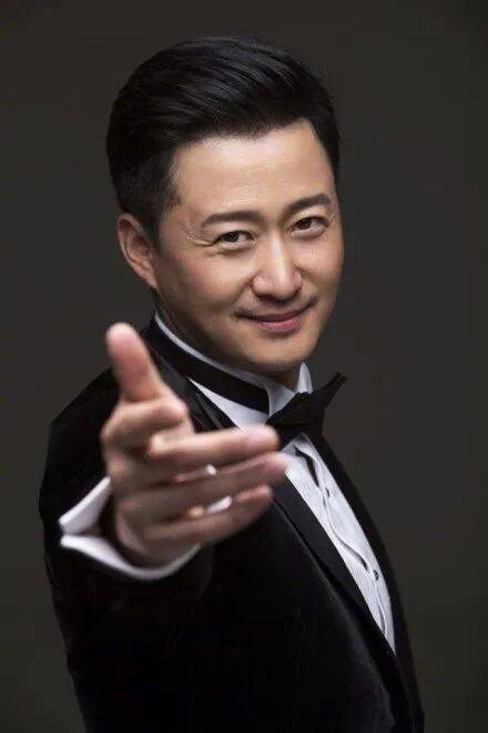 确认了，是著名演员吴京！
