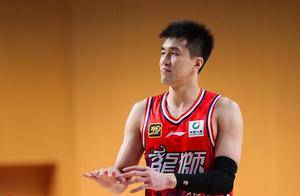 郭艾伦否认“血书门”带头，CBA自由球员名单更新，周琦力挺小曾
