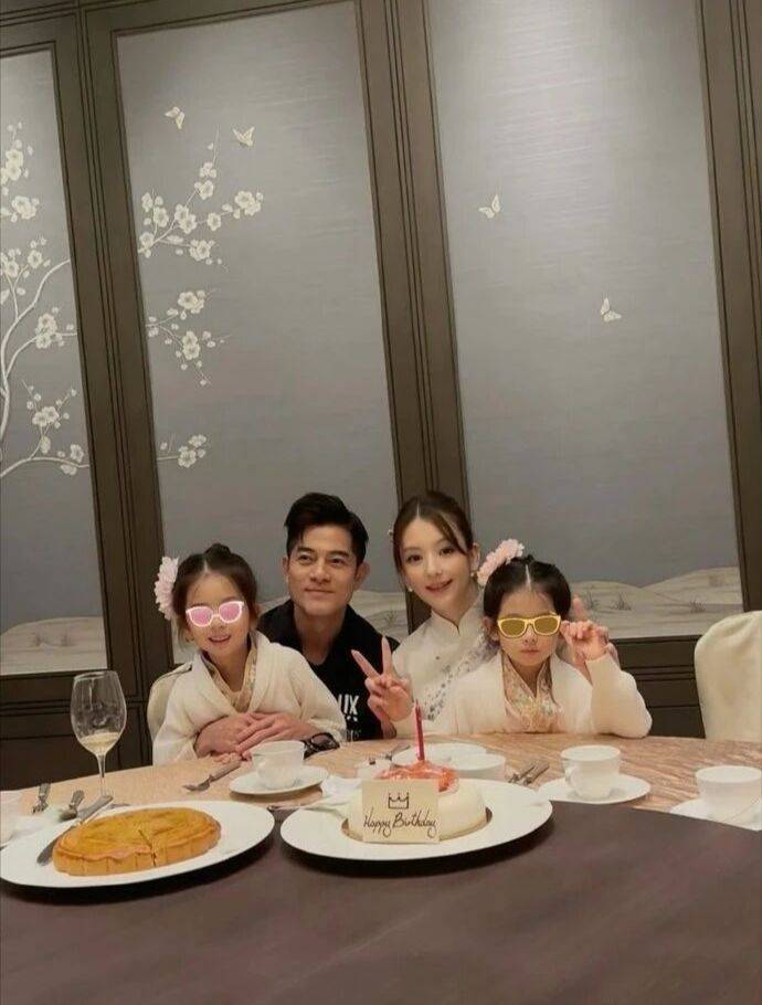 郭富城发文晒三胎照片：母女平安，无比幸福和富足，无论儿女都是最珍贵的礼物
