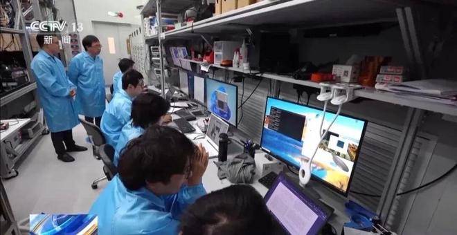 追忆杨振宁、趣说量子力学,潘建伟复旦开讲! 追忆杨振宁、趣说量子力学,潘建伟复旦开讲!