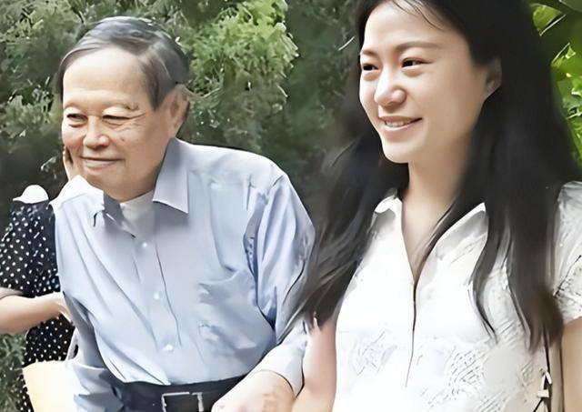 原创             装不下去了？杨振宁去世才6天，恶心的事就发生了，结局大快人心