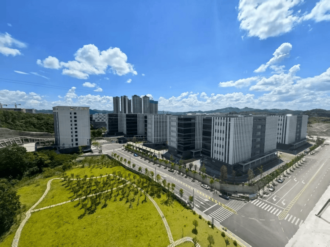 筑城答卷·奋进十四五 | 云岩区杨惠街道党工委书记王修华：“三张答卷”绘就城乡融合新画卷_发展_产业园区_服务