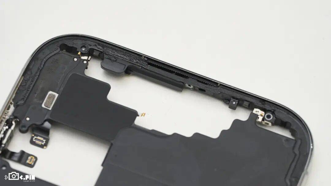 拆完iPhone Air后，我觉得苹果还有牙膏能挤。