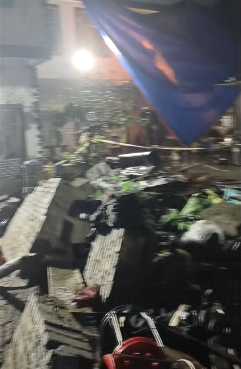 云南昭通一村民家办丧事时围墙倒塌,致前来吊唁的6人身亡