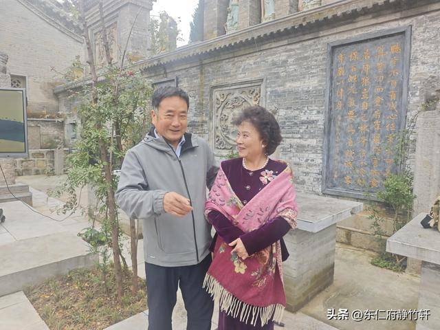 联赠陕西省广播电视台著名主持人德艺双馨陈爱美老师 文/李景宁