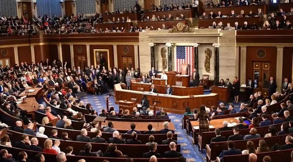 美参议院正式宣布,通过终止特朗普关税政策决议,引发全球高度关注