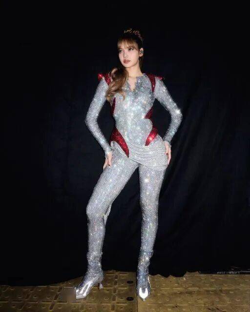 顶级女团爱豆“出乎意料”照火爆网络，网友：偶像包袱呢？ 插图