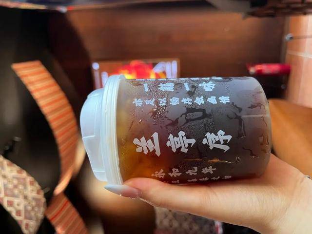 存款利率跌破1%,用利息生活的年轻人去哪了?