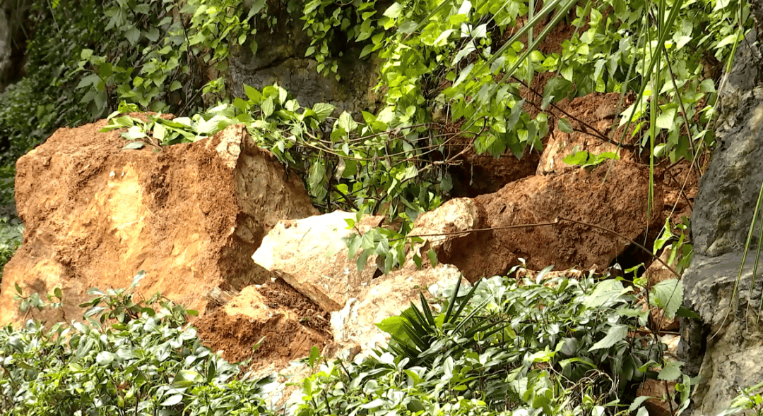 昆明圆通山突发山体滑坡！最新消息→