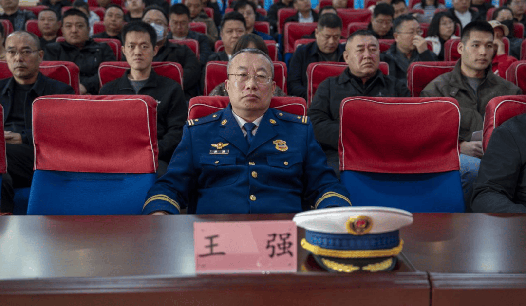 兴城市委常委,常务副市长王猛致辞并宣布消防宣传月启动,市消安