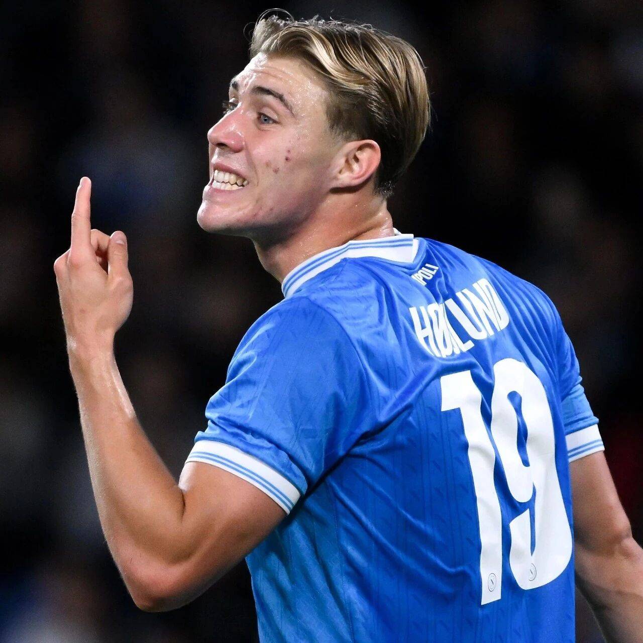 舍什科受伤！曼晚：曼联无权冬窗召回霍伊伦，那不勒斯有权买断