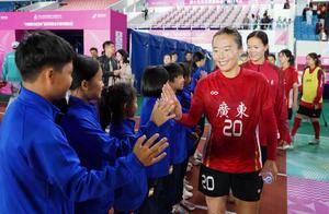 大山足球女孩全运赛场“追风”：希望有一天我们也能为广东拿冠军！
