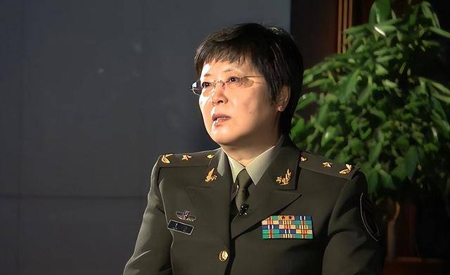 清华女少将陈薇的另一面:婚前丈夫被家人嫌弃,婚后从没碰过家务