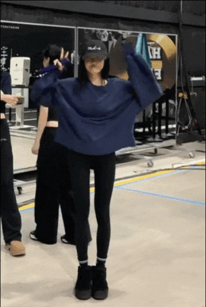 知名女团爱豆纤细双腿引担忧,网友呼吁:请不要再节食了 插图3 知名女团爱豆纤细双腿引担忧,网友呼吁:请不要再节食了 插图3