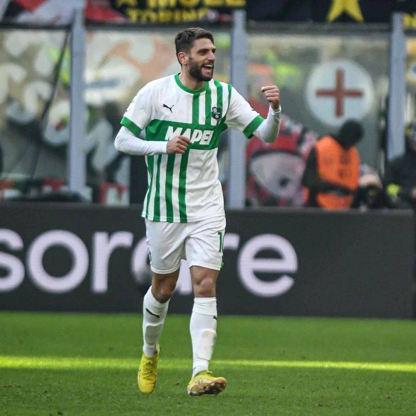 贝拉尔迪丨我曾跟球衣是条纹衫的豪门达成协议