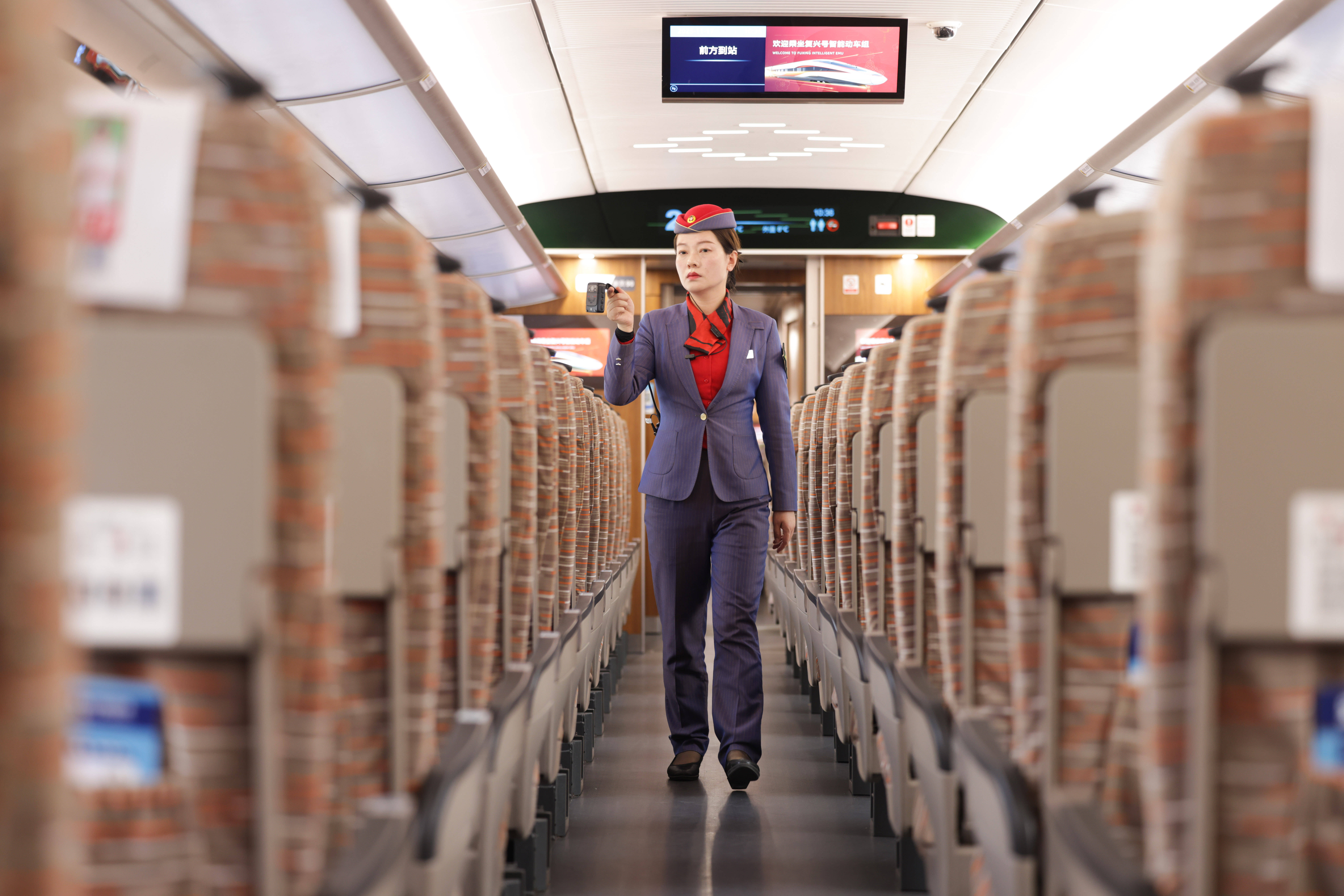 新华社权威快报丨高铁开进延安！西延高铁开通运营