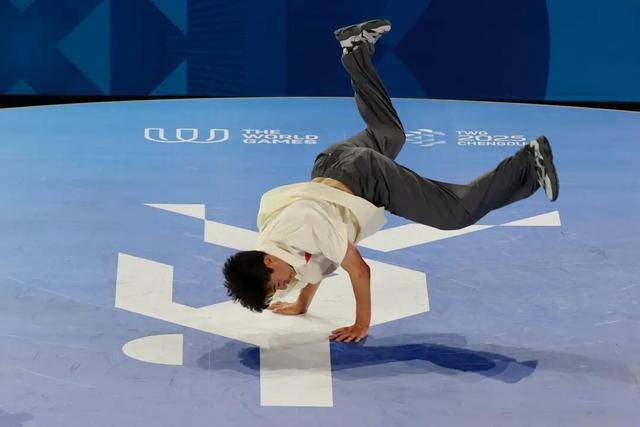 乒乓女团决赛，孙颖莎坐镇的河北队对战陈梦领衔的山东队