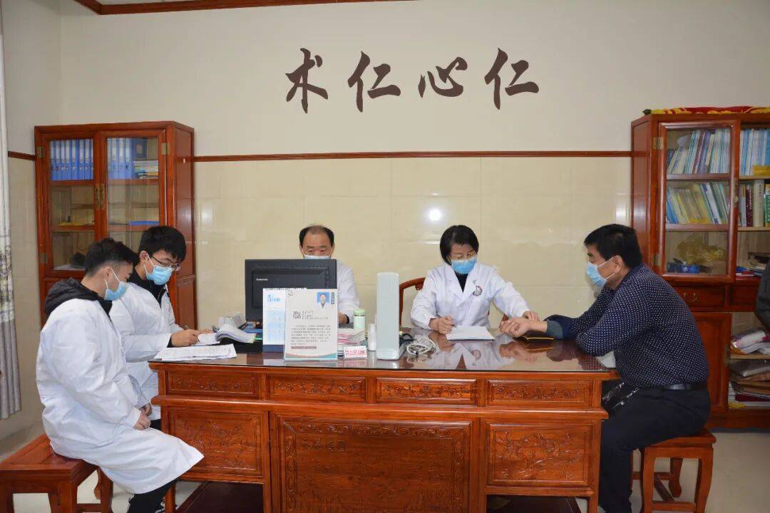关于北京东直门中医院、全程陪同门口黄牛，为您解决挂号就医难题的信息