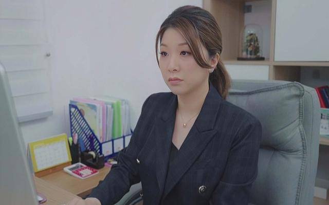 突发！香港知名女星宣布再度离婚，坦言情绪低落痛哭了好几场