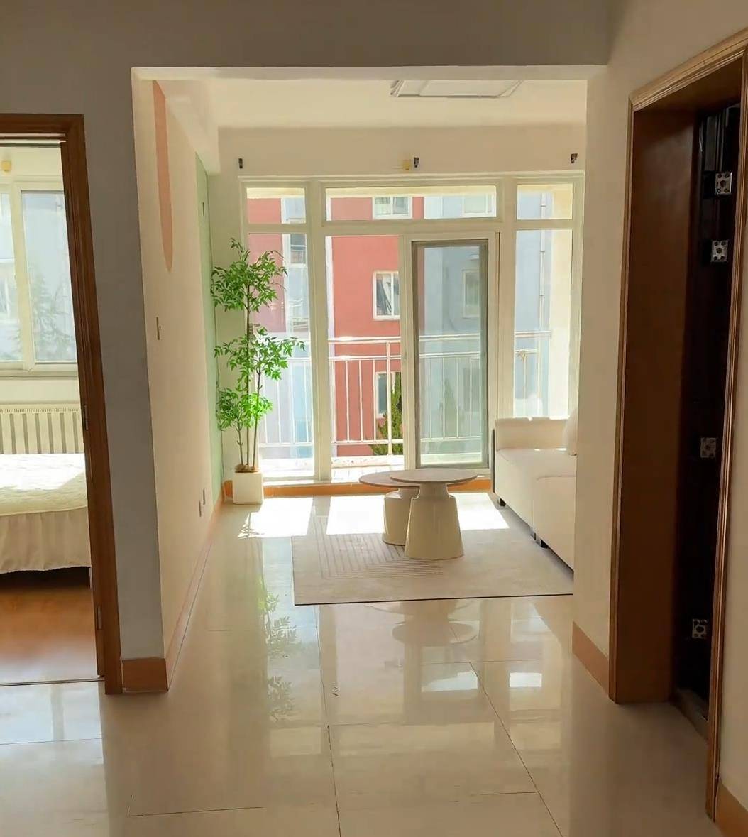 女子称丈夫花8万元网购70平海景房,当地仍有多套起拍价1万的房型在售,中介:在乳山几万元能买房很正常