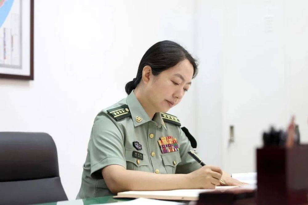 “最美”女大校当选中科院院士！