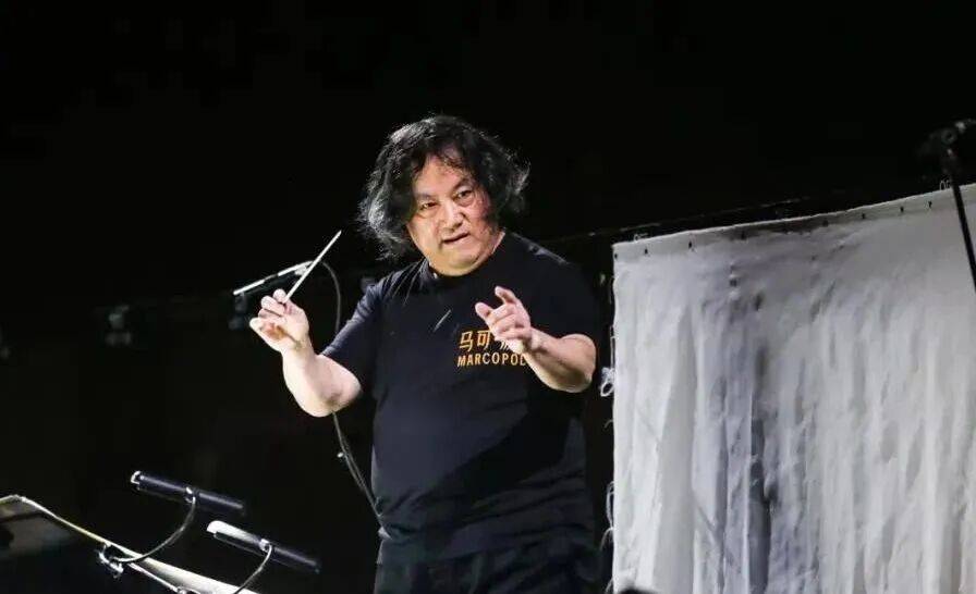 2016年,汤沐海大师指挥了德彪西歌剧《佩利亚斯与梅丽桑德》和布里顿