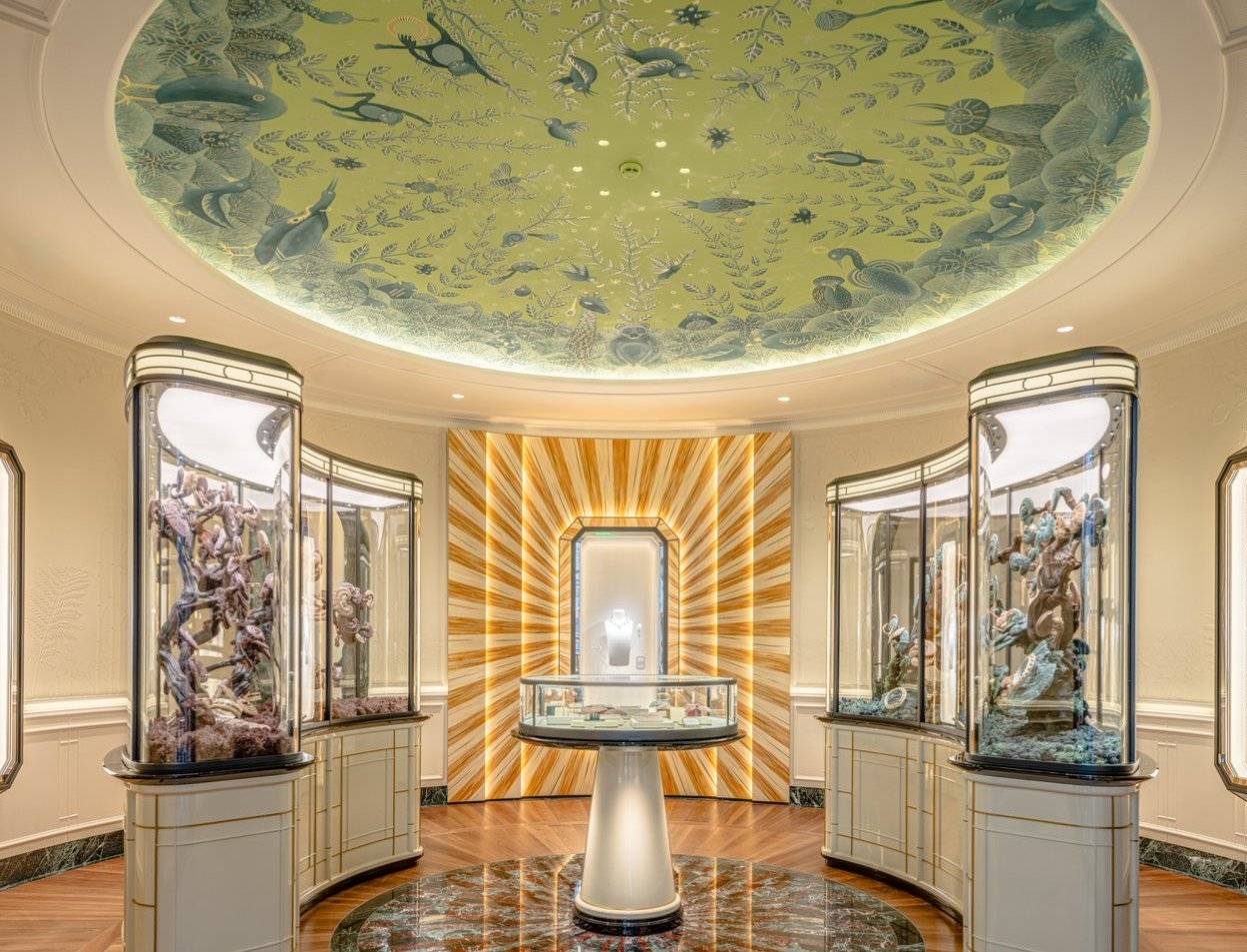 �����Ǹ߼��鱦����ƽ��֮��,��ʫ���µ������з��Ļ��ں�|������������