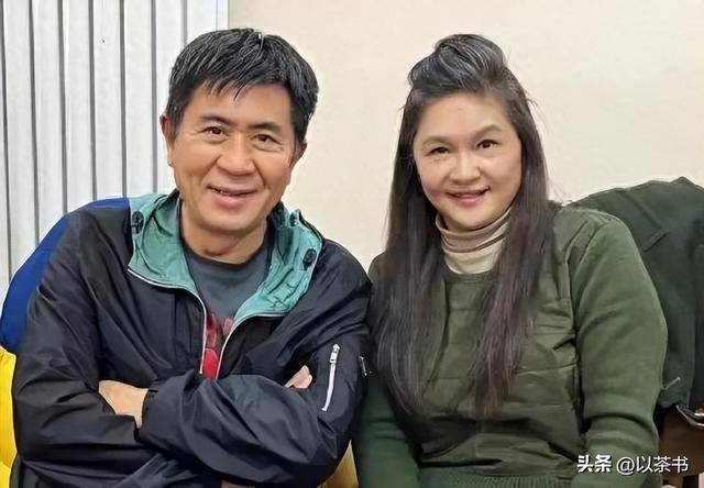 她80年代火遍全国，风光嫁给军委副主席儿子，离婚后却靠卖画谋生