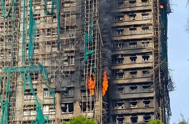 真没想到,香港的一场大火,竟让人看清了李嘉诚的“真面目”