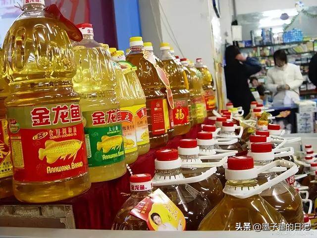 新加坡总理公开支持高市后,被罚18亿账单的金龙鱼,凉得更快了