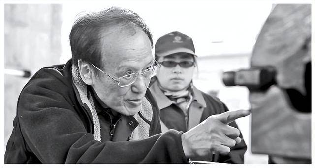 的世界难题,被中国一老人突破,奖励1000万他全捐了