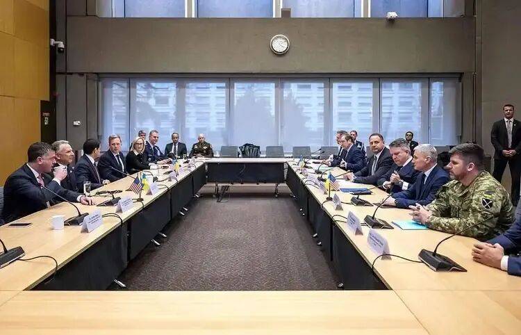 G7 凭什么“不许中国”?