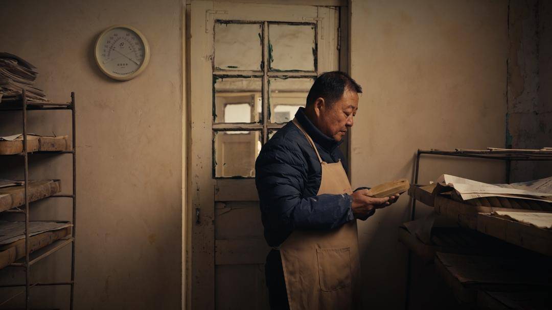 传承者|水火间凝萃齐鲁韵,鲁柘砚制作技艺的当代守护之路_杨海军_砚台_雕刻