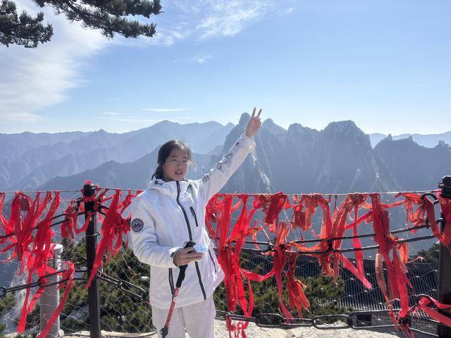 全国数一数二水平！成都小孩姐立定跳远2米65，还是个学霸……