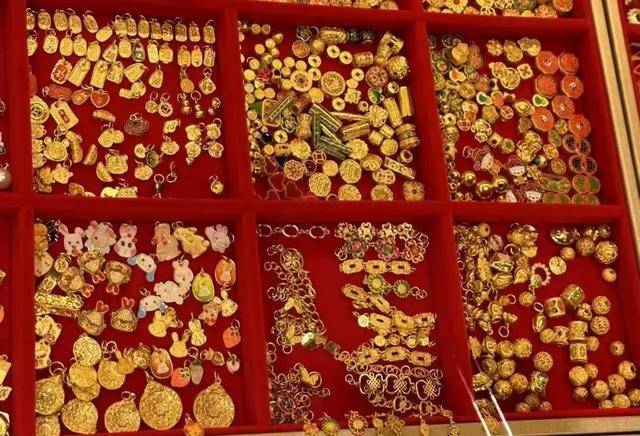 五年定存下架网友晒绝版存单!钱还能往哪放?