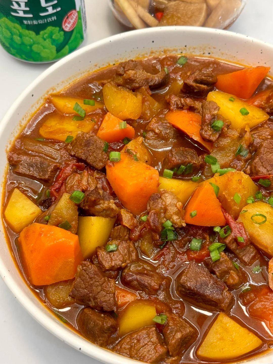 家常西红柿炖牛腩：最正宗的做法，我家每次都这样炖！