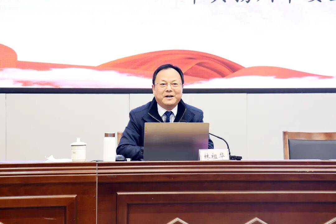 市委宣讲团成员,扬州大学马克思主义学院形势与政策教研部主任林祖华