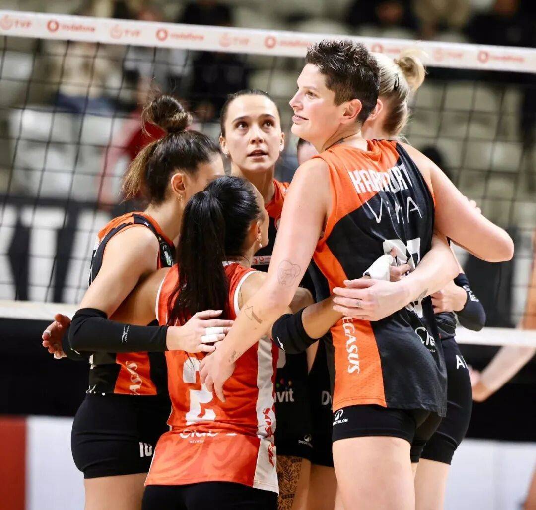 土耳其女排卡拉库尔特 发球假动作绝杀对手 被批手段脏 缺乏尊重