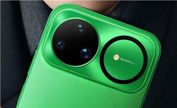 华为nova 15外观首次亮相:横向影像模组 双环设计