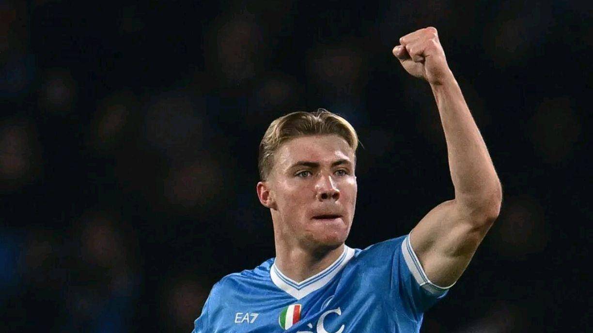 10场造6球！曼联7780万弃将梅开二度，4400万买断？那不勒斯血赚