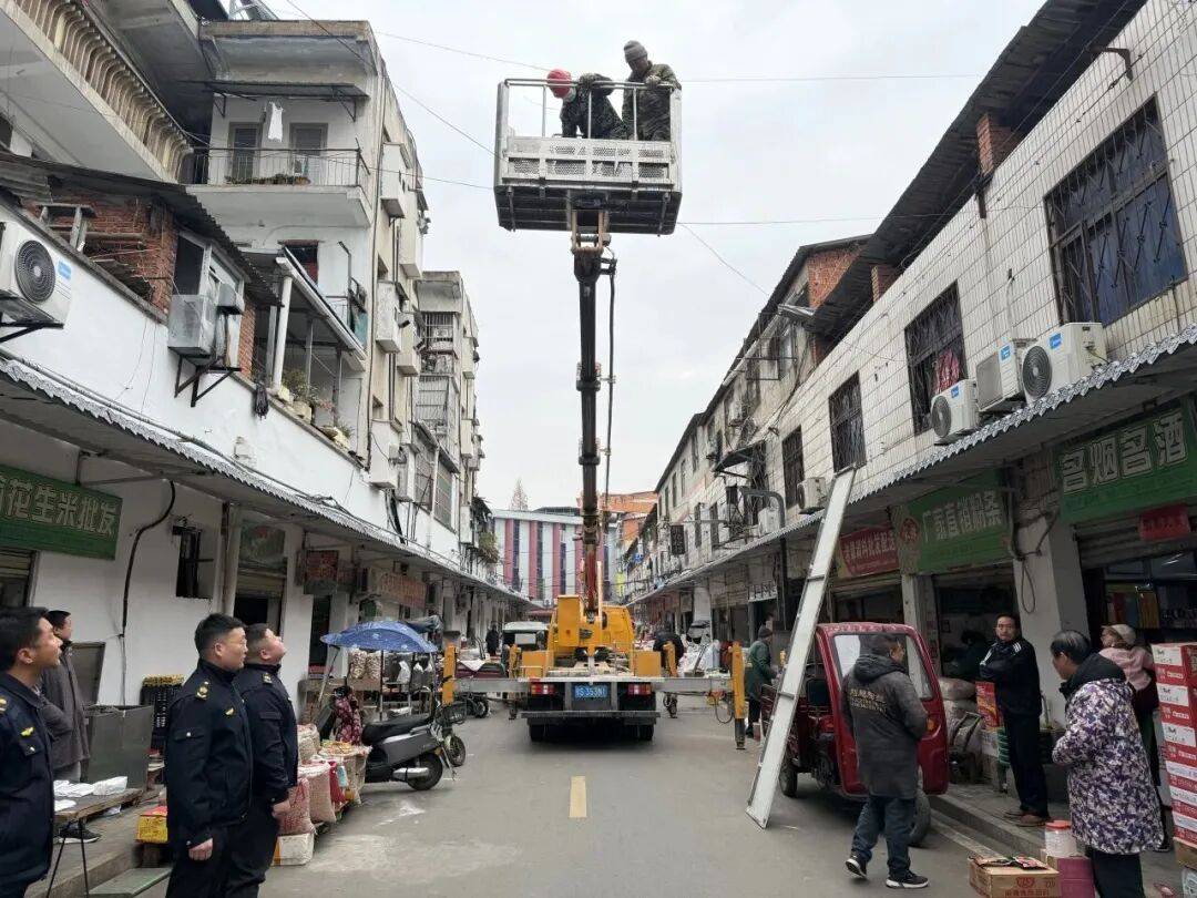 东城街道土产巷焕然一新_改造_鹿鹤_商户