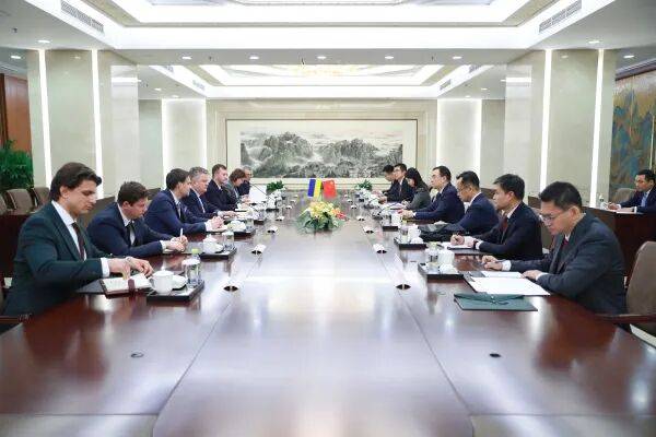 中乌外交部政治磋商在京举行:乌方高度重视对华关系,恪守一个中国原则,双方就乌克兰危机交换意见