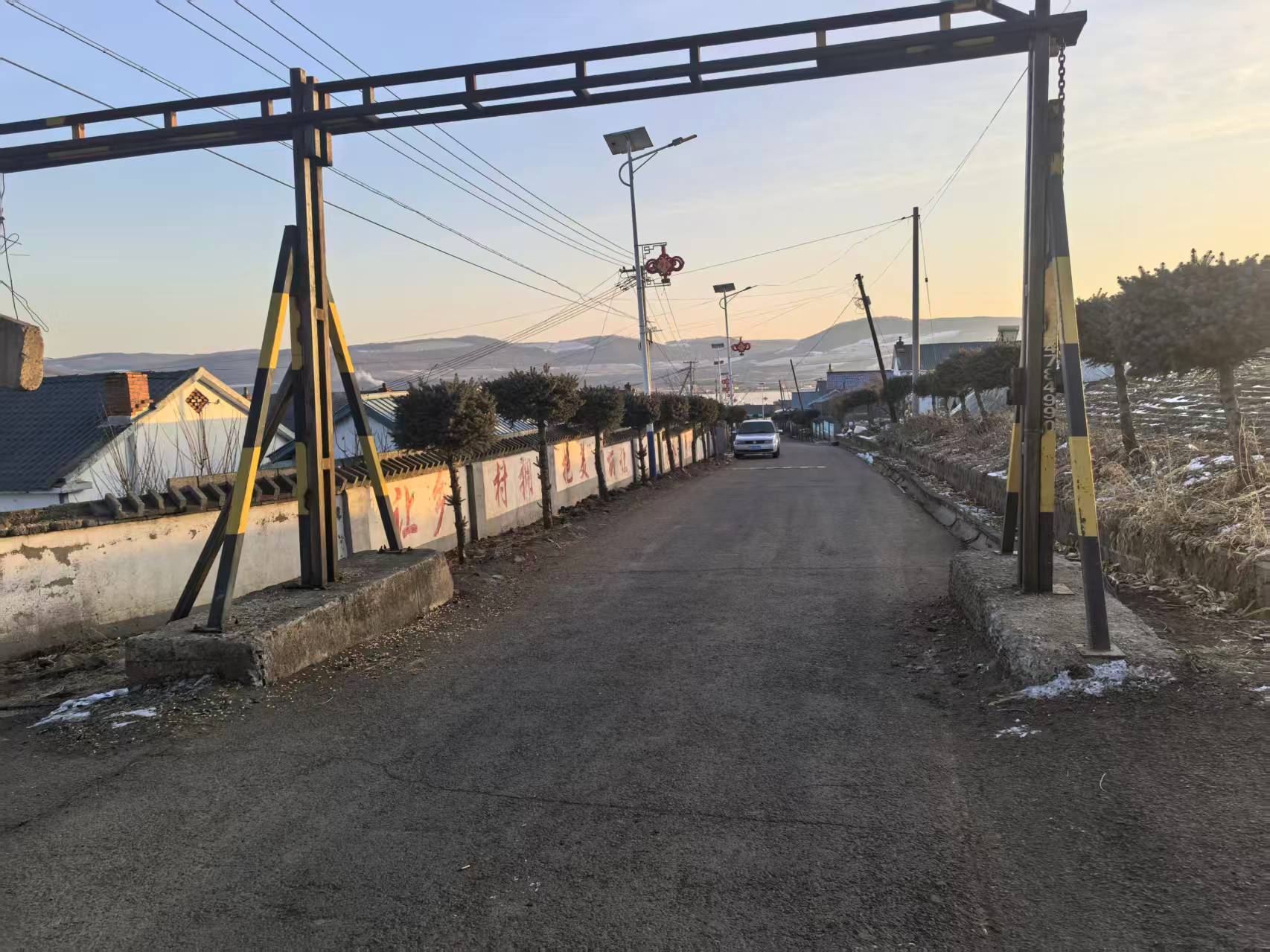 3.5米高的限高杆：村路保护与农户的运粮需求之争